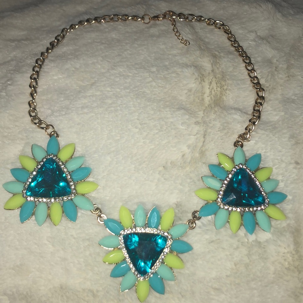 Statement necklace